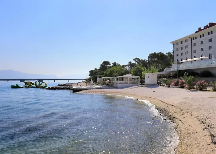 By The Sea - 18953 Trogir